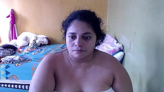 Snapshot of yulieth_bbw chatting on 04.17.26 yulieth bbw online show from 04.17.26