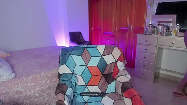 Snapshot of emma_rules99 chatting on 09.17.25 emma rules99 online show from 09.17.25