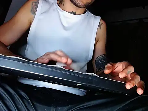 Christian Stiven1 online show from 02.05.25