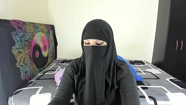 evelyn  salah online show from 07.12.26