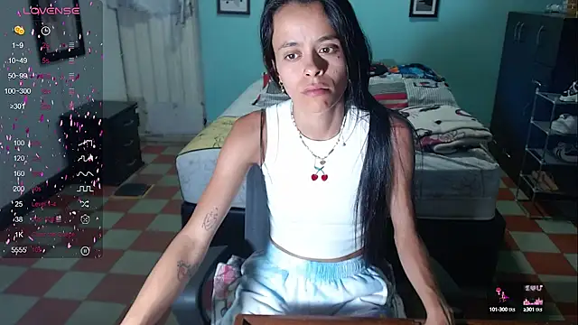 Snapshot of Mia_sexy18_ chatting on 12.16.24 Mia sexy18  online show from 12.16.24