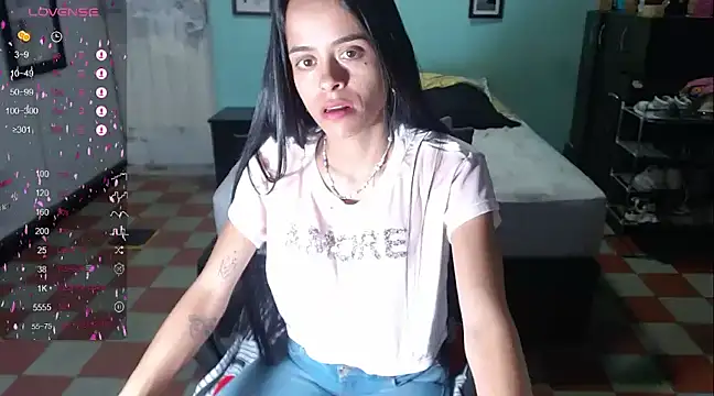 Snapshot of Mia_sexy18_ chatting on 01.16.25 Mia sexy18  online show from 01.16.25