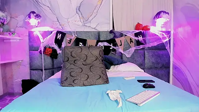 Scarleett 22 online show from 10.16.25