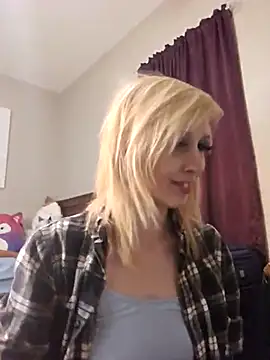 Snapshot of AmethystFoxx chatting on 03.21.25 AmethystFoxx online show from 03.21.25