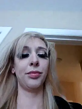 AmethystFoxx online show from 02.04.26