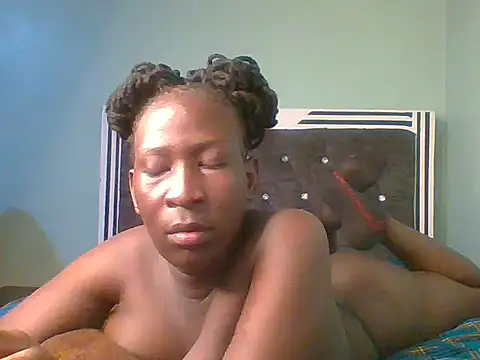 Snapshot of blackcuteebony chatting on 10.08.25 blackcuteebony online show from 10.08.25