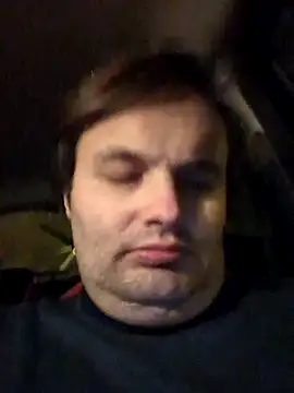 Snapshot of makau1 chatting on 02.14.25 makau1 online show from 02.14.25