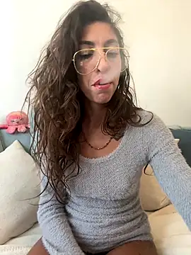 amanilouve online show from 10.17.25