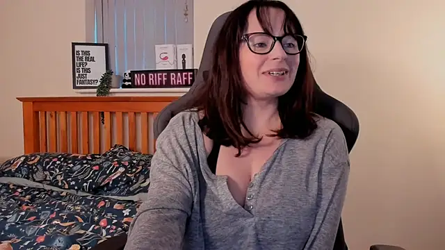 Snapshot of LucieWinters_UK chatting on 01.06.25 LucieWinters UK online show from 01.06.25