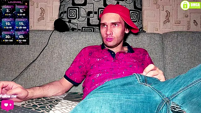 Snapshot of DavidCarroll chatting on 12.04.25 DavidCarroll online show from 12.04.25