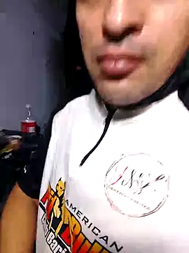 Snapshot of king-lobo-act chatting on 10.17.25 king-lobo-act online show from 10.17.25