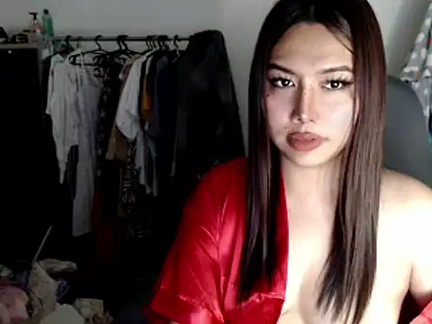 Snapshot of urqueendominant chatting on 03.04.25 urqueendominant online show from 03.04.25