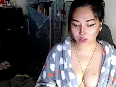 Snapshot of urqueendominant chatting on 09.19.25 urqueendominant online show from 09.19.25