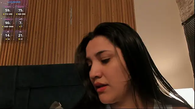Snapshot of Kareena_chopra chatting on 04.23.26 Kareena chopra online show from 04.23.26