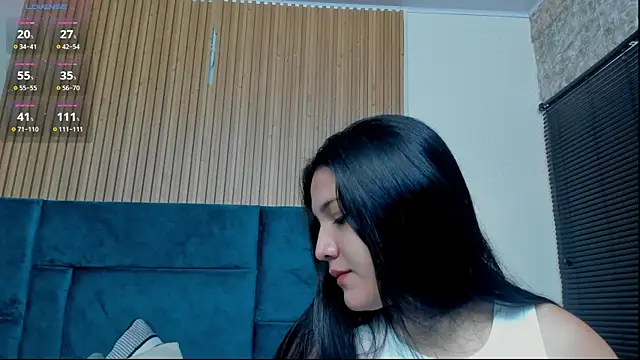 Snapshot of Kareena_chopra chatting on 05.04.26 Kareena chopra online show from 05.04.26