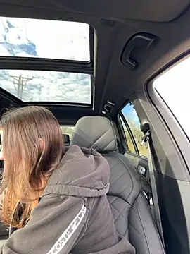 DoriDeluxe66 online show from 12.01.25