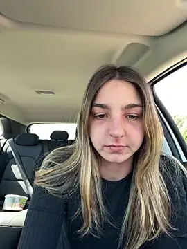 DoriDeluxe66 online show from 04.10.26