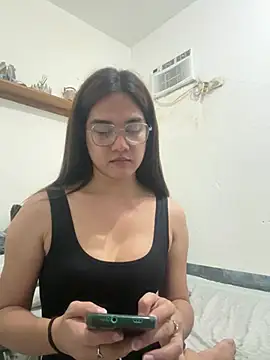 MarieLoveGlamorous online show from 01.30.25
