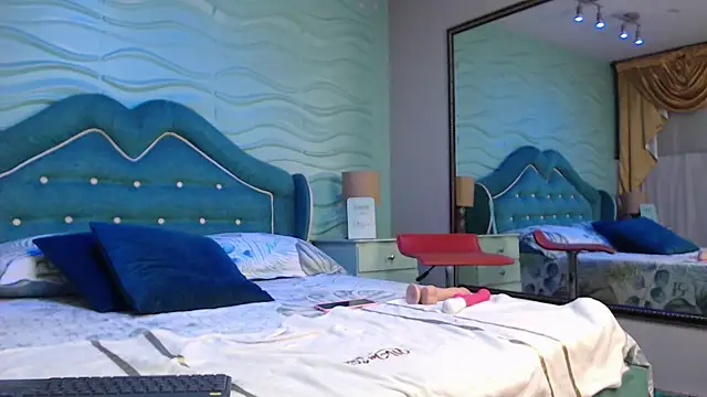 JolieDuvalle online show from 11.12.25