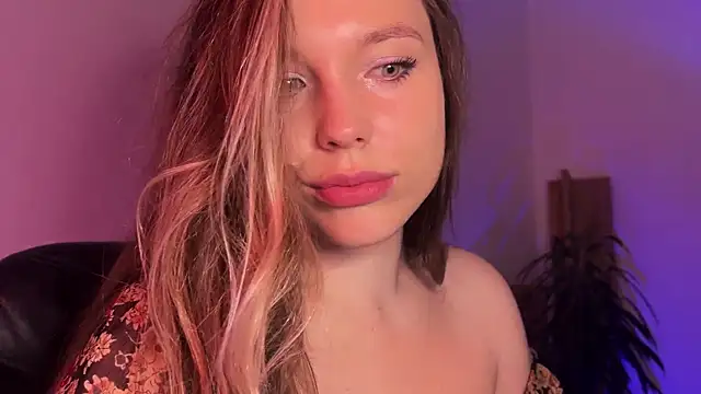 Snapshot of Sara_Browney chatting on 02.09.25 Sara Browney online show from 02.09.25