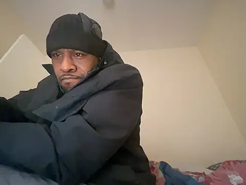 Snapshot of CuzzyB69 chatting on 02.22.25 CuzzyB69 online show from 02.22.25