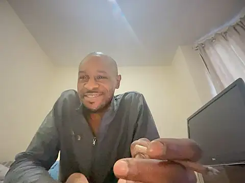 Snapshot of CuzzyB69 chatting on 02.22.25 CuzzyB69 online show from 02.22.25