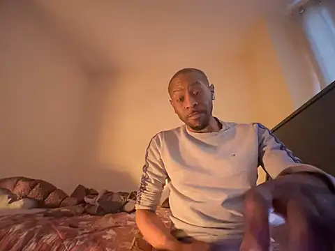 Snapshot of CuzzyB69 chatting on 03.03.25 CuzzyB69 online show from 03.03.25