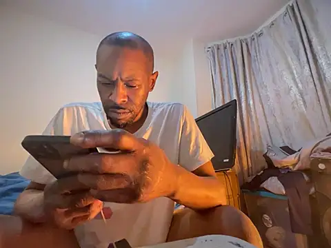 Snapshot of CuzzyB69 chatting on 03.07.25 CuzzyB69 online show from 03.07.25