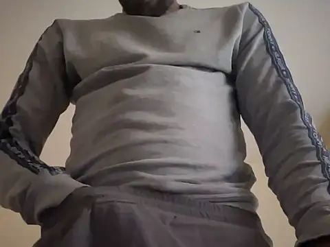 Snapshot of CuzzyB69 chatting on 03.13.25 CuzzyB69 online show from 03.13.25