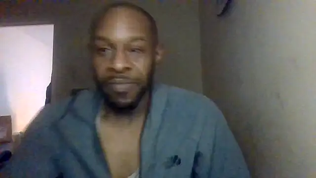 Snapshot of CuzzyB69 chatting on 11.25.25 CuzzyB69 online show from 11.25.25