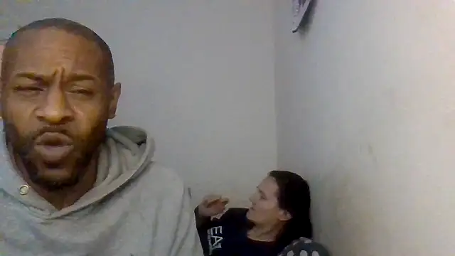 Snapshot of CuzzyB69 chatting on 11.26.25 CuzzyB69 online show from 11.26.25