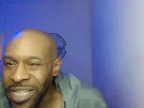 Snapshot of CuzzyB69 chatting on 11.27.25 CuzzyB69 online show from 11.27.25