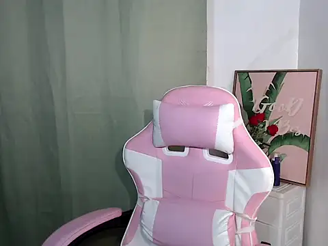 Snapshot of urfantacyjamaica chatting on 10.10.25 urfantacyjamaica online show from 10.10.25