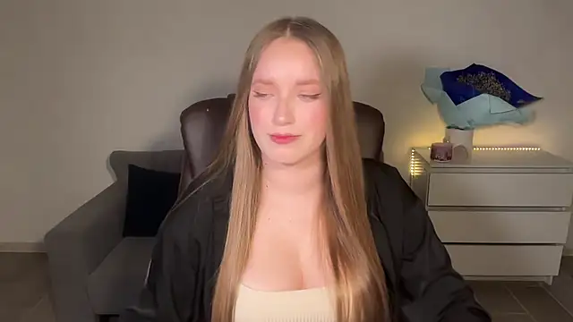 EvaMaddison online show from 07.04.26