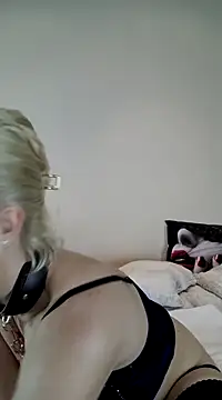 Snapshot of AureliaDoux chatting on 03.09.25 AureliaDoux online show from 03.09.25