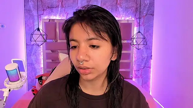 Nami usagi online show from 12.22.24