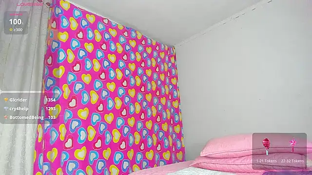 caroline tovar online show from 02.03.25