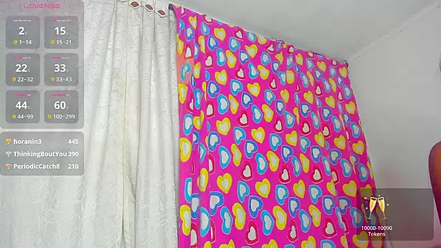 Snapshot of caroline_tovar chatting on 02.15.25 caroline tovar online show from 02.15.25