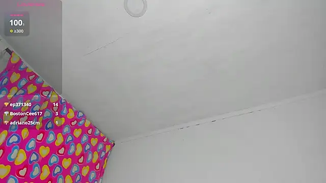 Snapshot of caroline_tovar chatting on 03.10.25 caroline tovar online show from 03.10.25