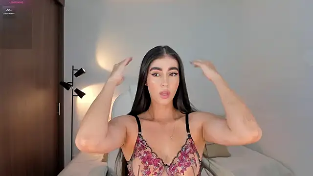 RebeccaBaxter online show from 03.25.26