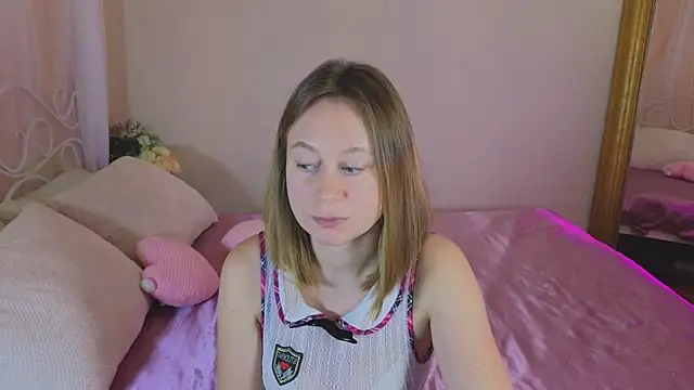 Snapshot of BrookeEvans chatting on 03.04.25 BrookeEvans online show from 03.04.25