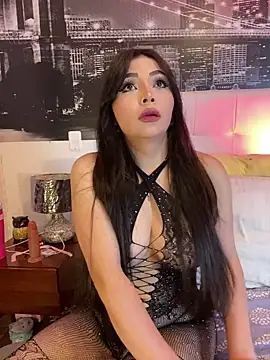 Snapshot of KateLatorre chatting on 02.22.25 KateLatorre online show from 02.22.25