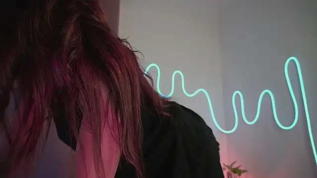 Snapshot of HannaMoom chatting on 12.17.24 HannaMoom online show from 12.17.24