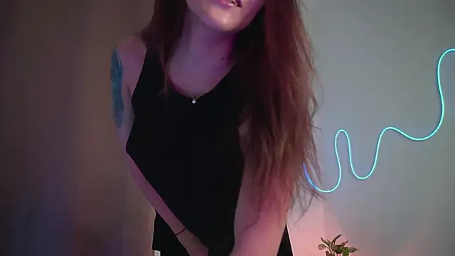 Snapshot of HannaMoom chatting on 12.18.24 HannaMoom online show from 12.18.24