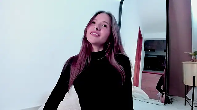 Snapshot of HannaMoom chatting on 01.31.25 HannaMoom online show from 01.31.25