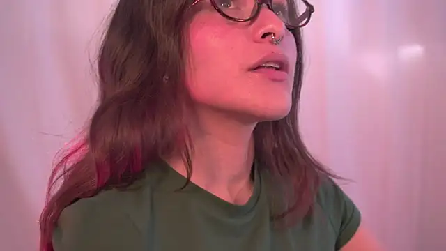 Snapshot of HannaMoom chatting on 10.24.25 HannaMoom online show from 10.24.25