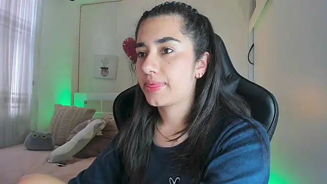 annadu011 online show from 03.13.25