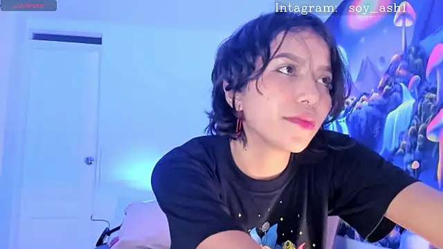 Snapshot of Ashlleycam_ chatting on 01.07.25 Ashlleycam online show from 01.07.25