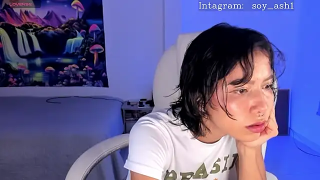 Snapshot of Ashlleycam_ chatting on 02.12.25 Ashlleycam online show from 02.12.25