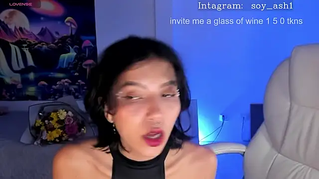 Snapshot of Ashlleycam_ chatting on 02.15.25 Ashlleycam online show from 02.15.25